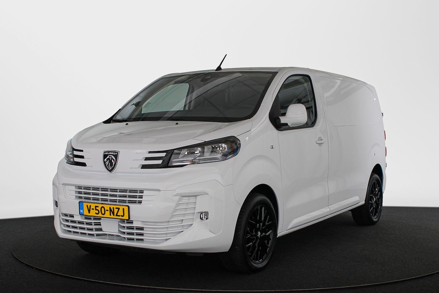 Peugeot Expert - 2.0 BlueHDi 180 S&S L2 Automaat Navigatie Achteruitrijcamera Stoelverwarming - AutoWereld.nl