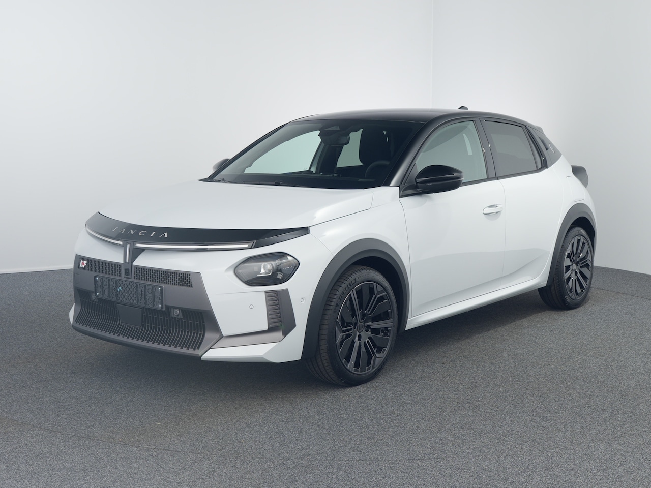 Lancia Y(psilon) - Ypsilon 1.2 Turbo Hybrid HF Line 110pk | Achteruitrijcamera | Airco (automatisch) | Anti B - AutoWereld.nl