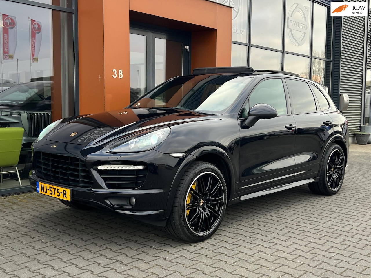 Porsche Cayenne - 4.8 GTS|Keramisch|luchtv.|Sportchrono|Pano - AutoWereld.nl