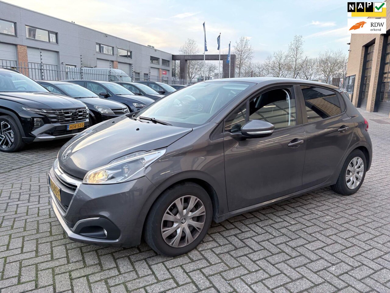 Peugeot 208 - 1.2i 5-deurs 112.000km. Airco Carplay Cruise Navi 2e eig. - AutoWereld.nl