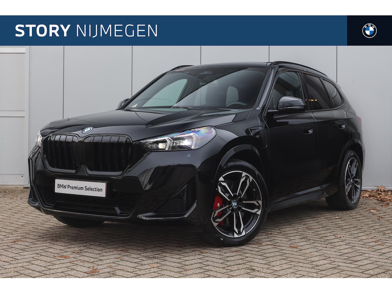 BMW X1 - xDrive25e M Sport Automaat / Panoramadak / Trekhaak / Sportstoelen / M Adaptief onderstel - AutoWereld.nl