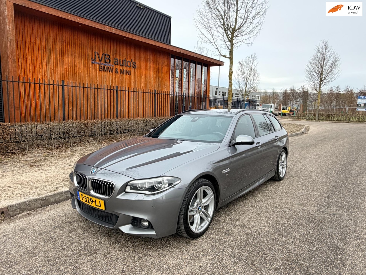 BMW 5-serie Touring - 535xi M-sport, incl. BTW, trekhaak, comfortstoelen - AutoWereld.nl