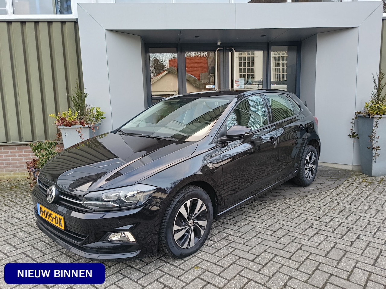 Volkswagen Polo - 1.0 TSI Comfortline | Airco | Adaptieve cruise controle | Stuurbediening | LM Velgen - AutoWereld.nl