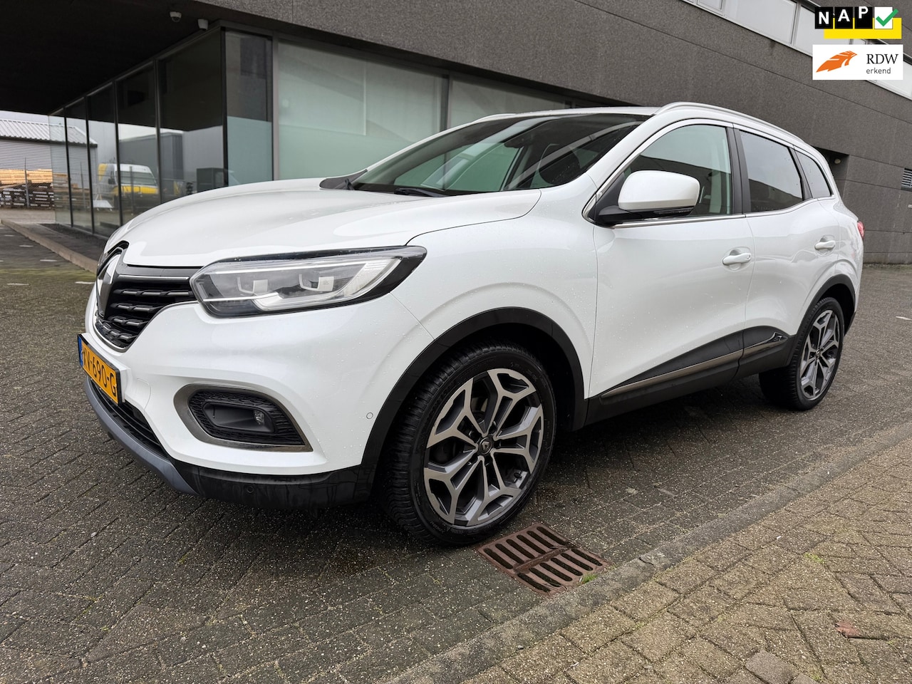 Renault Kadjar - 1.3 TCe Intens AUTOMAAT CLIMAT BJ 4-2019 APK 4-2027 - AutoWereld.nl