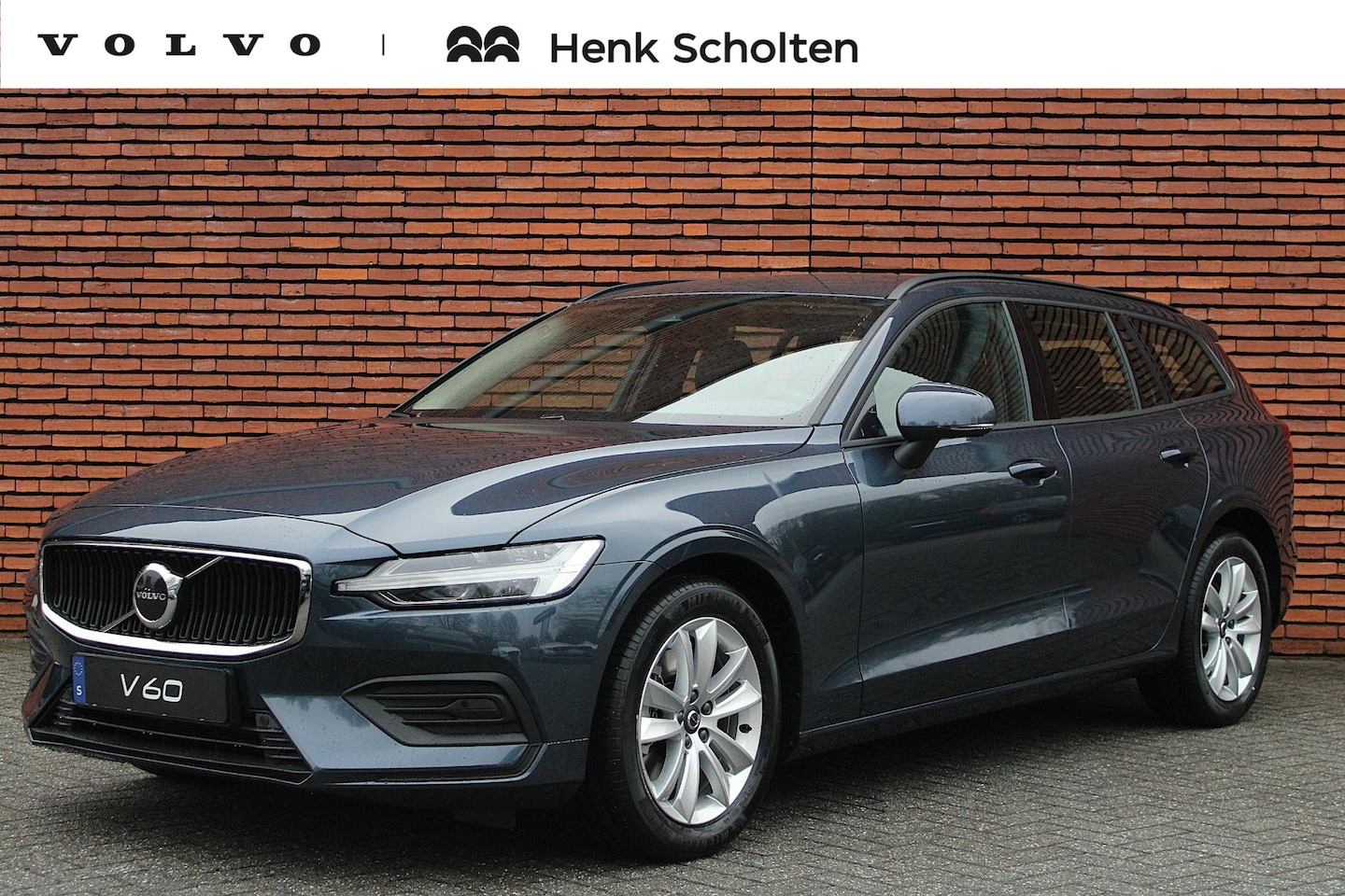 Volvo V60 - B4 Essential Edition | Stoelverwarming voor/achter | Apple carplay/Android auto | 360 grad - AutoWereld.nl
