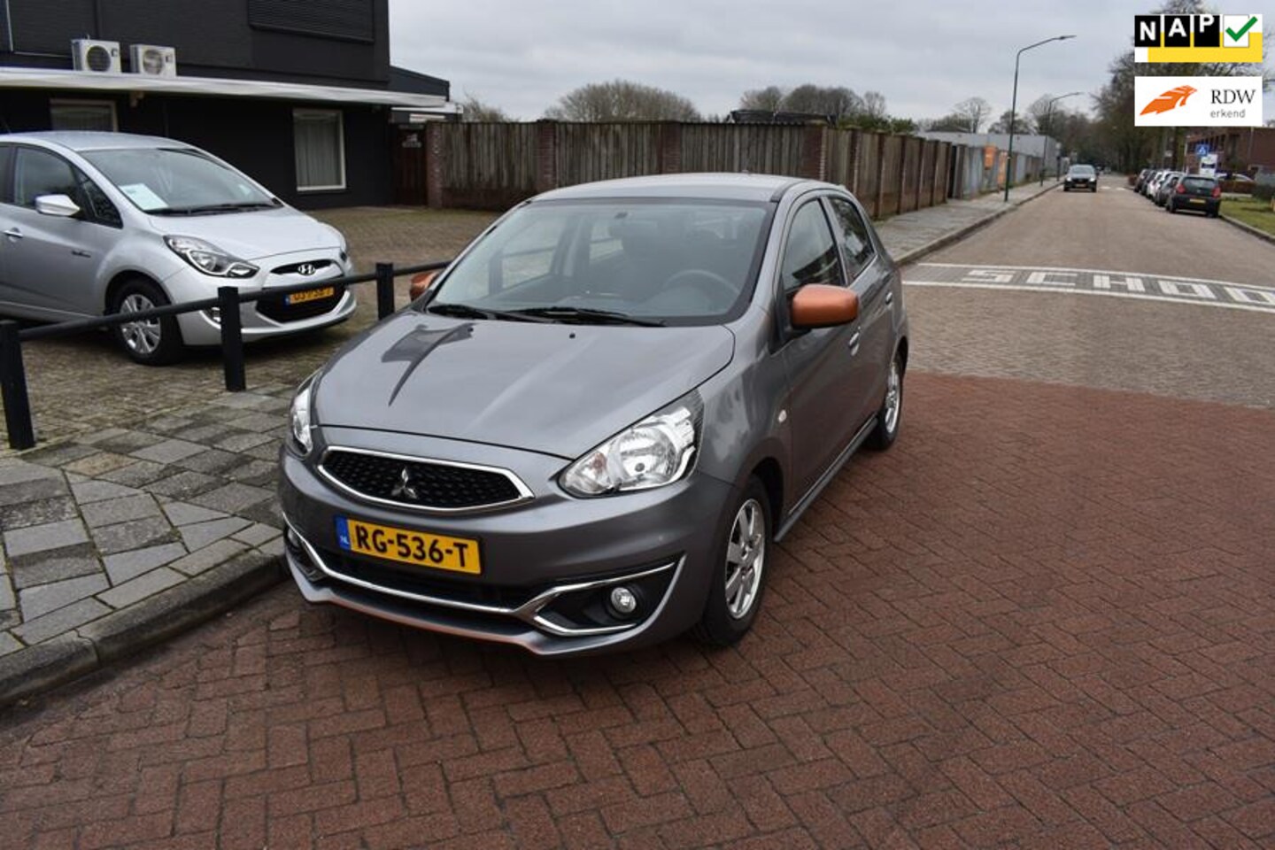 MITSUBISHI SPACE STAR