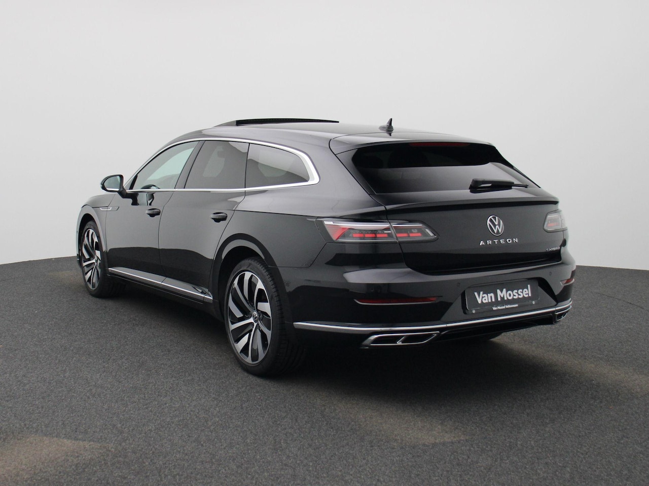 Volkswagen Arteon Shooting Brake - 1.4 TSI eHybrid R-Line 218 PK | SoH 94% | Lederen Stoelen | Panorama Dak | 360 Camera | 19 - AutoWereld.nl