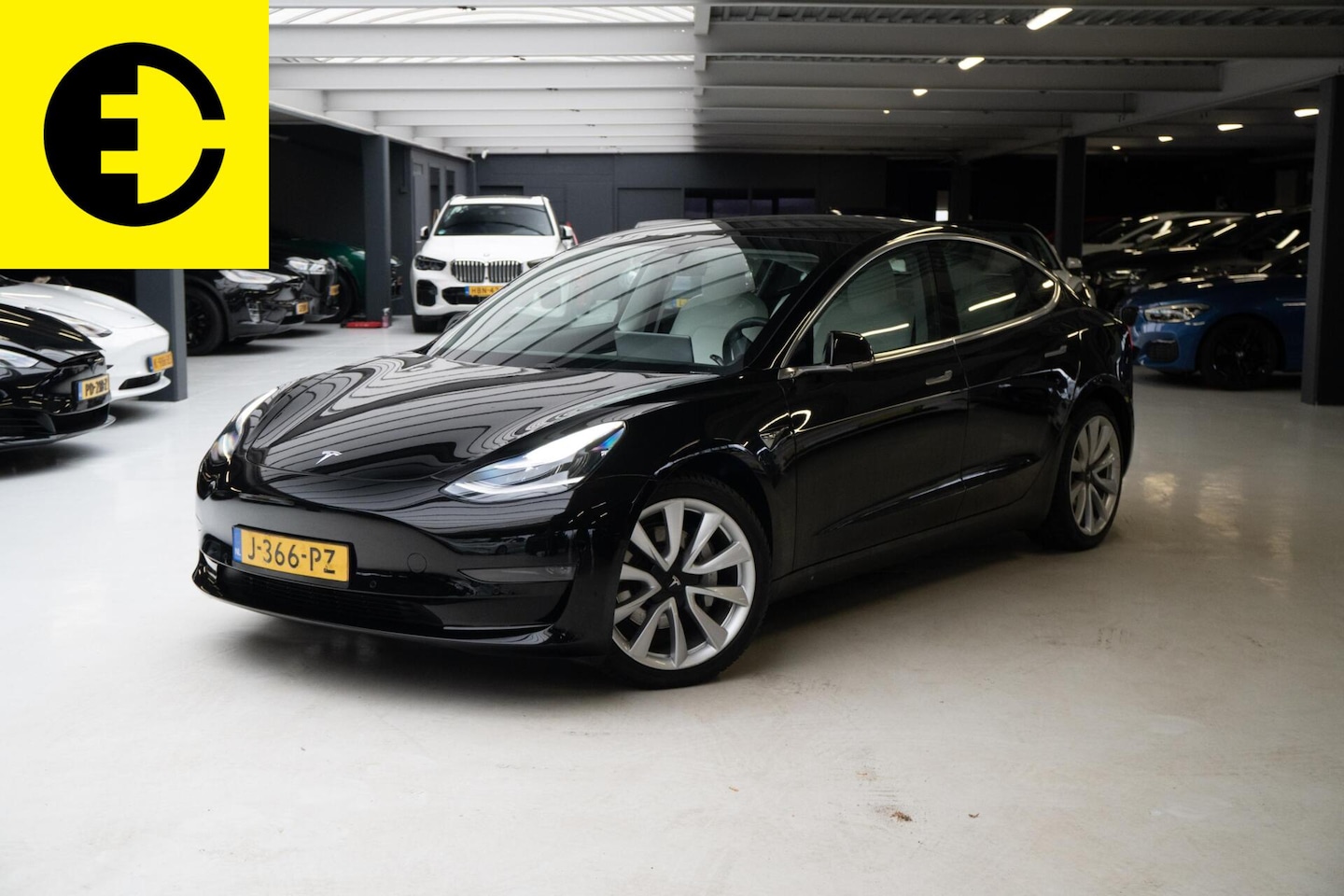Tesla Model 3 - Long Range RWD Long Range AWD 75 kWh | 93,7% SoH | Witte bekleding | Incl.BTW - AutoWereld.nl