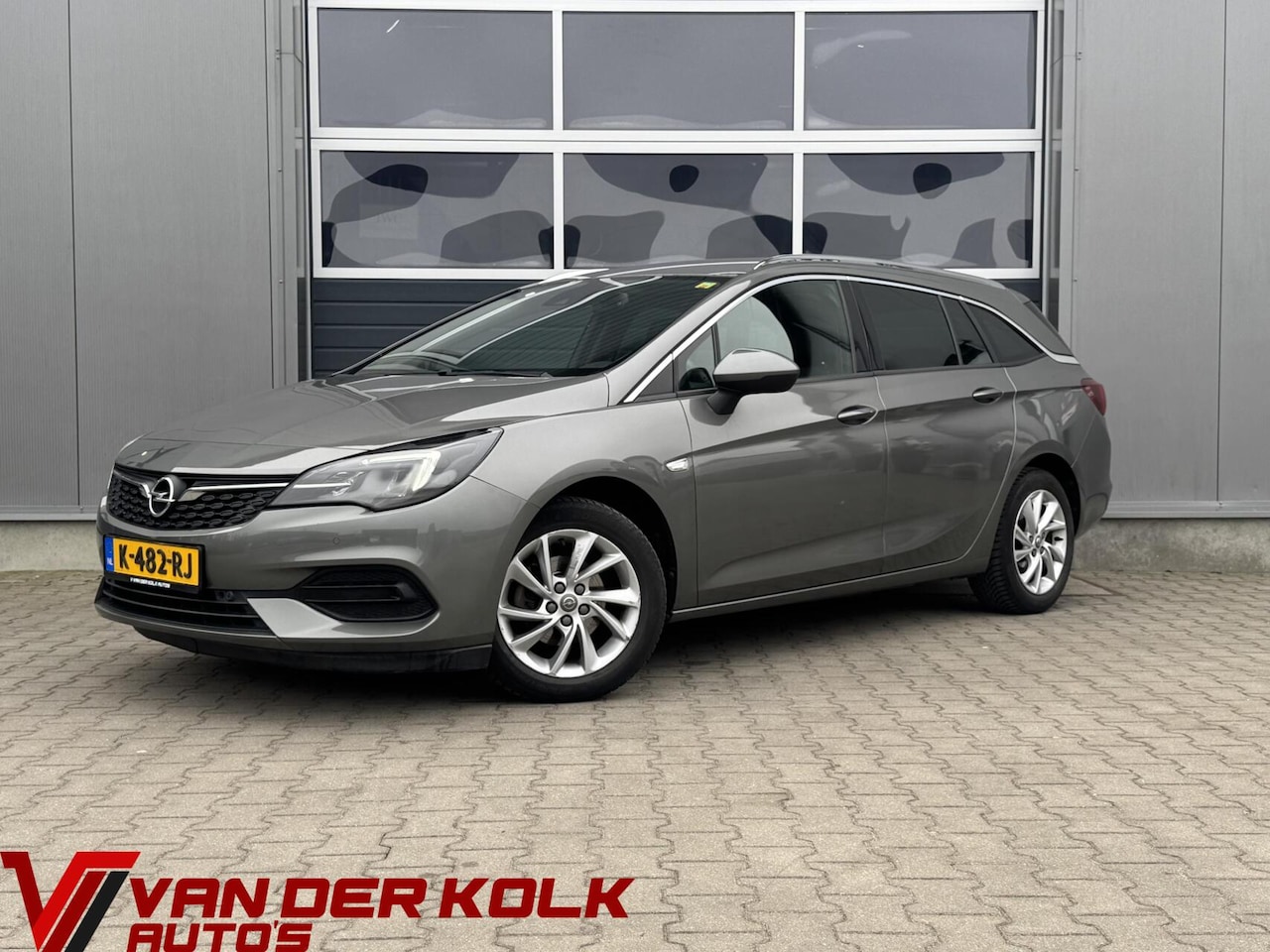 Opel Astra Sports Tourer - 1.2 Business Elegance | Half leer | Navigatie | Carplay | Climate | Cruise | Trekhaak - AutoWereld.nl