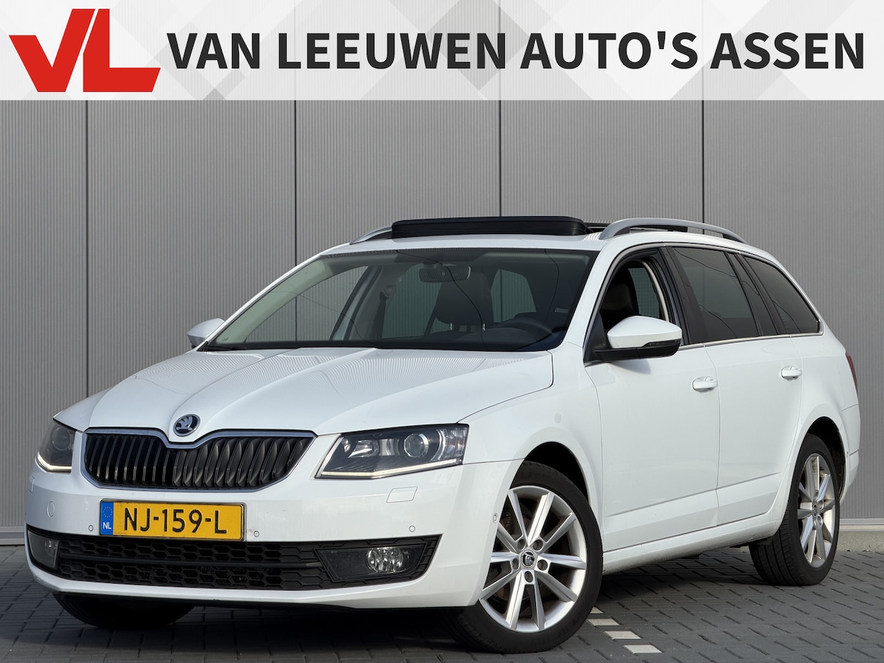 Skoda Octavia Combi - 1.6 TDI Greentech Style Business | Nieuw binnen | HANDGAS EN REM - AutoWereld.nl