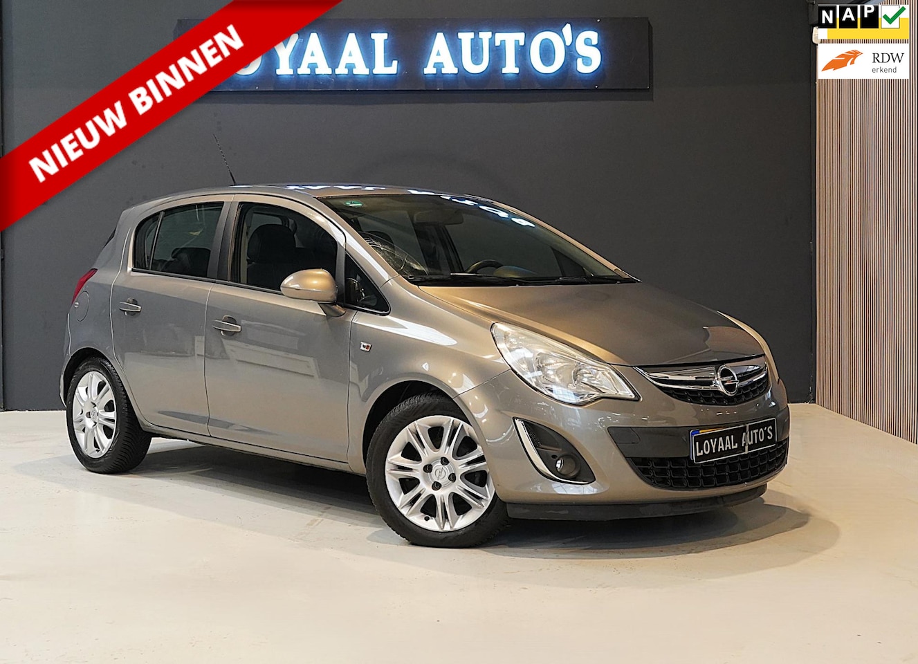 Opel Corsa - 1.2-16V Anniversary Edition | AIRCO | CRUISE | ELEK.RAMEN | APK - AutoWereld.nl
