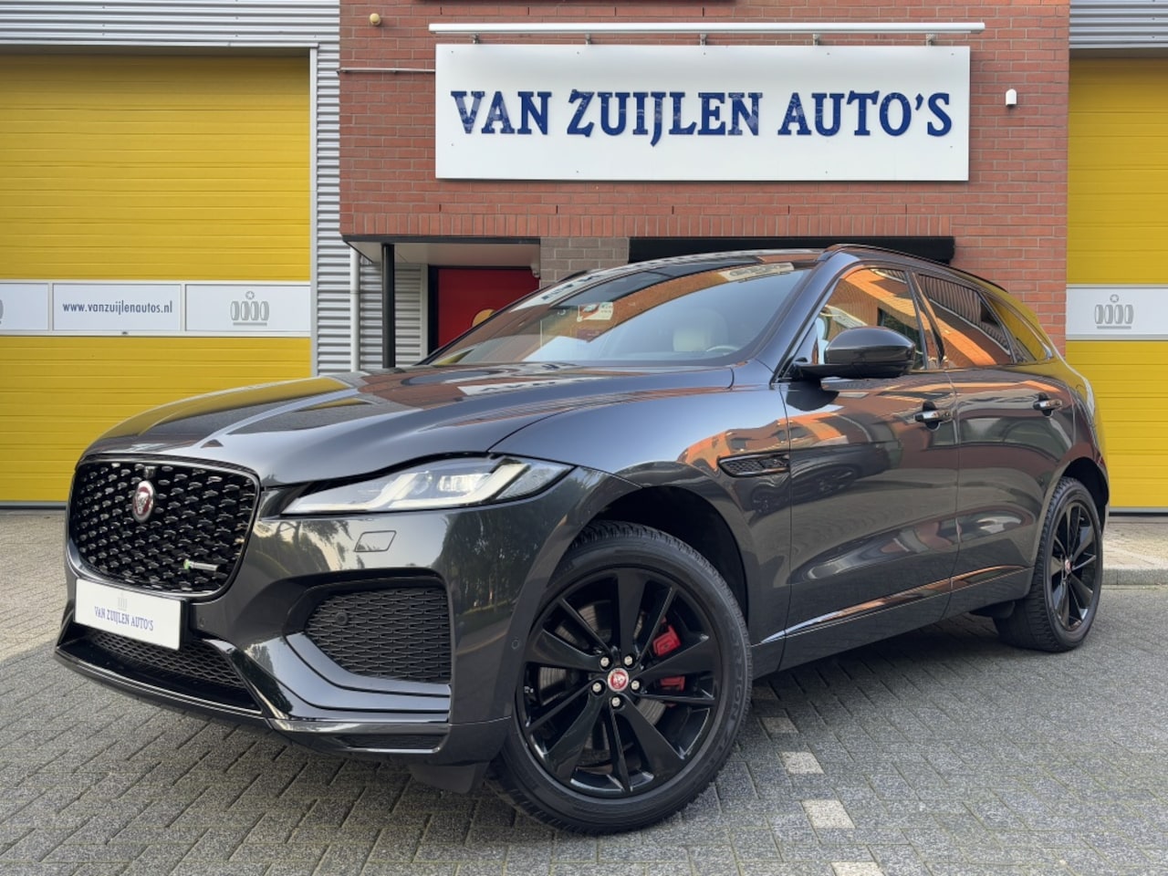 Jaguar F-Pace - P400e R-Dynamic S HUD Panorama Meridian LED 20'' BTW - AutoWereld.nl
