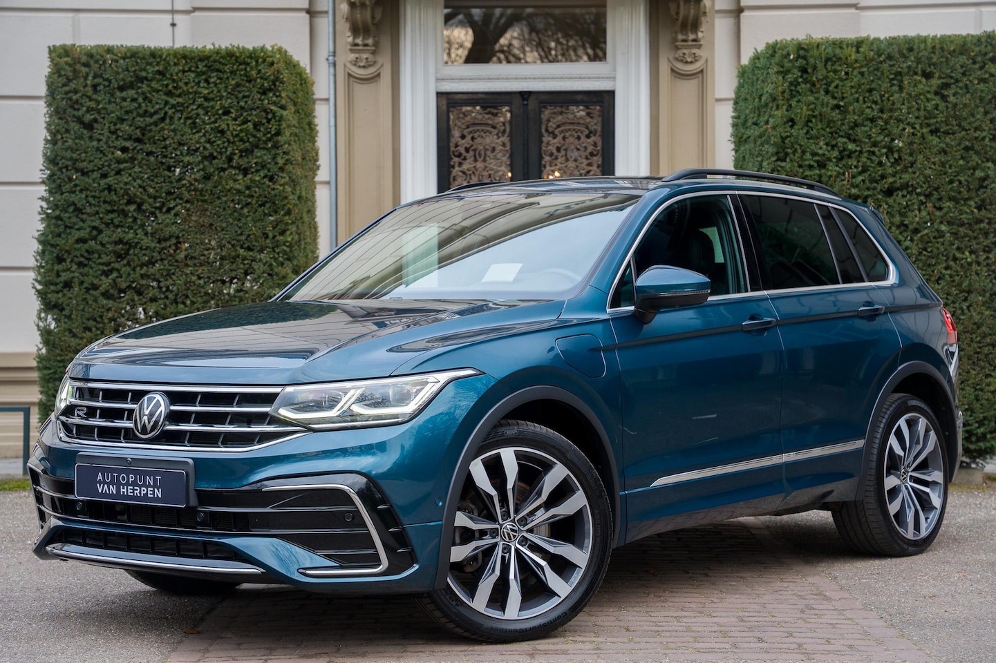 Volkswagen Tiguan - 1.4 TSI eHybrid R-Line Business+ 360 CAM | HEAD UP | ADAPTIVE | DCC | IQ LIGHTS - AutoWereld.nl