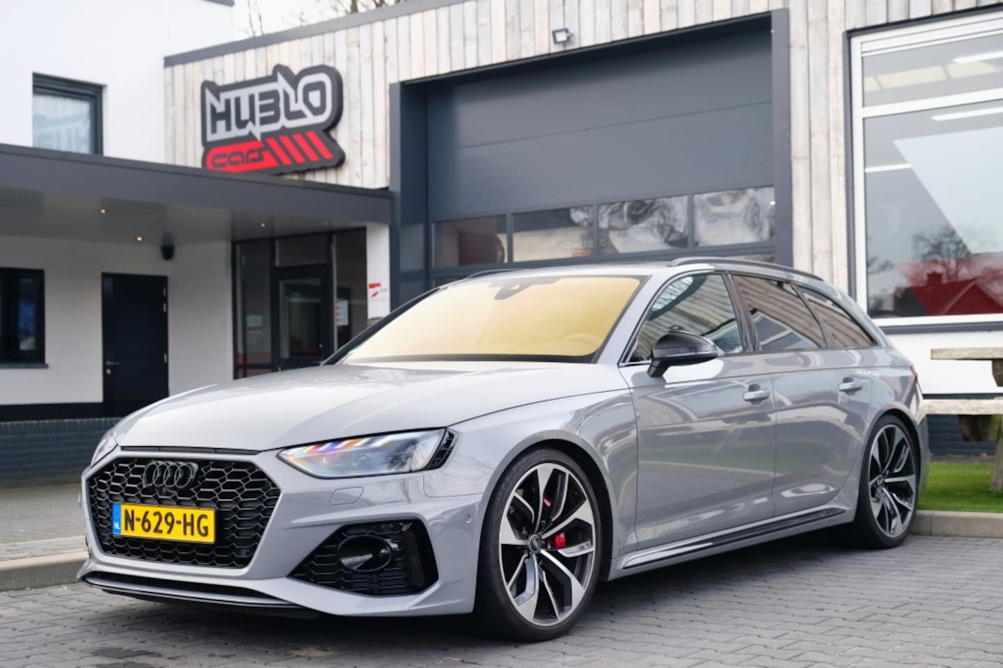 Audi A4 Avant - 2.9 TFSI RS4 quattro Pano, B&O, Kuipstoelen - AutoWereld.nl