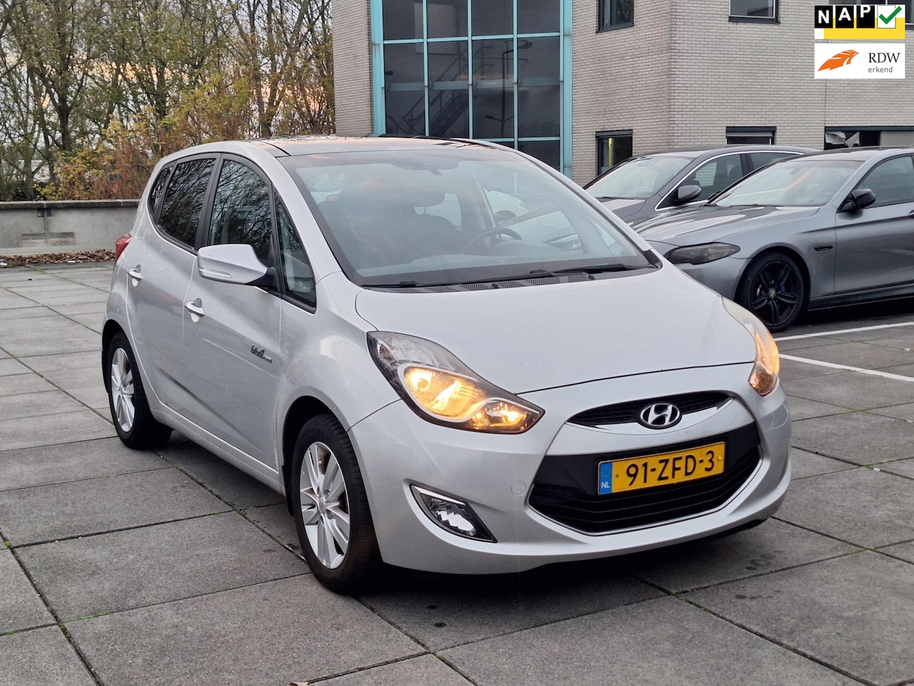 Hyundai ix20 - €3950,-1.4i i-Vision Airco Trekhaak Cruise Control - AutoWereld.nl