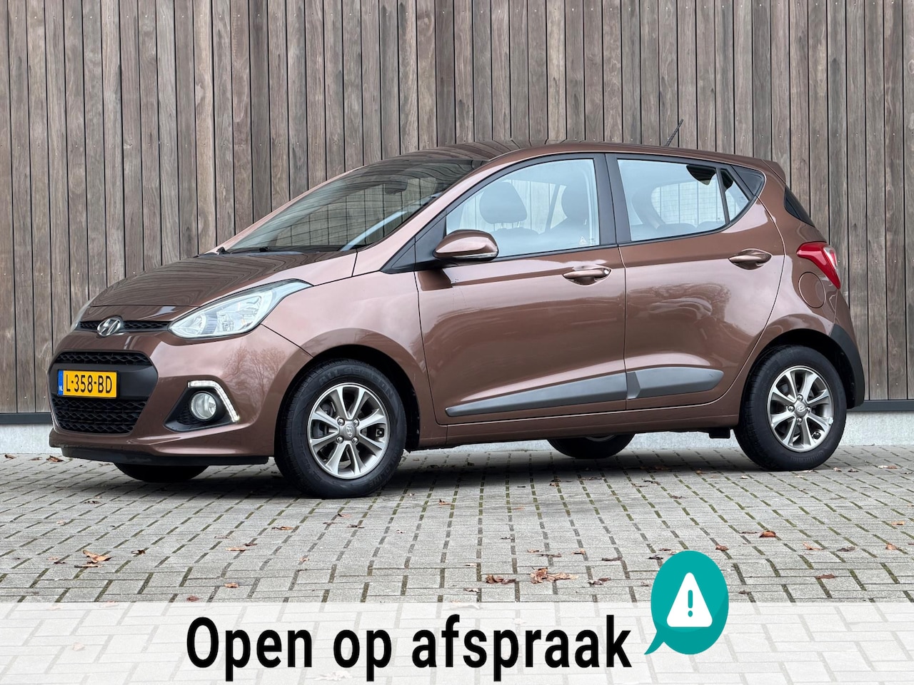 Hyundai i10 - 1.0i i-Motion Comfort / Automaat / Cruise / PDC - AutoWereld.nl