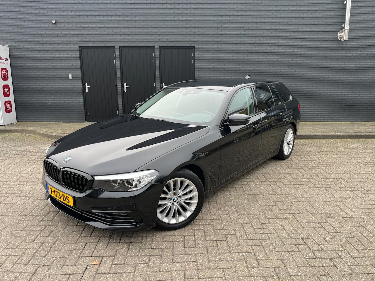BMW 5-serie Touring - 520i High Executive Luxury Line Black Optic pakket - AutoWereld.nl