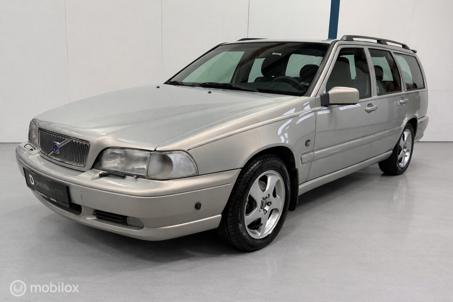 Volvo V70 - 2.4 Comfort AUTOMAAT / HISTORIE - AutoWereld.nl