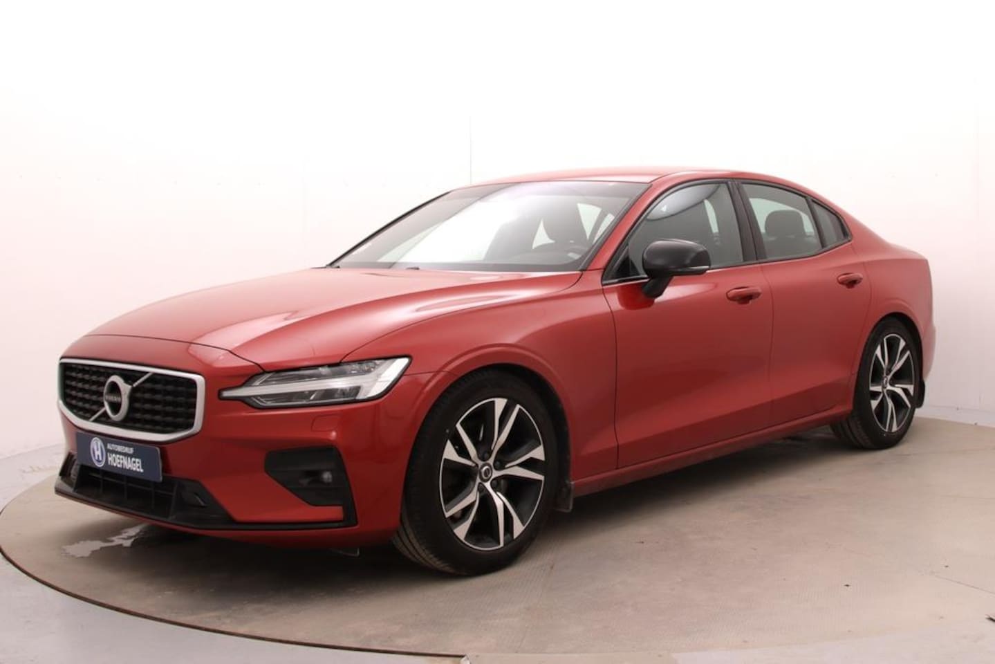 Volvo S60 - 2.0 T5 R-Design | Trekhaak | Adaptive Cruise | Camera | CarPlay | Stoelverwarming - AutoWereld.nl