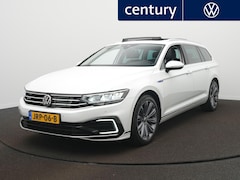 Volkswagen Passat Variant - 1.4 TSI PHEV GTE Business Navigatie - ACC - Stoelverwarming - Pano-dak - Camera - Leder