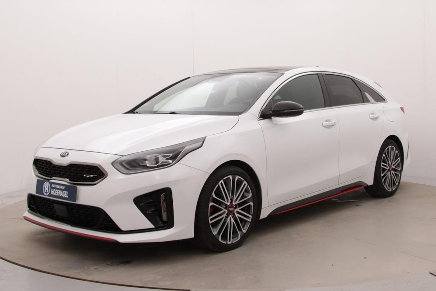 Kia Pro cee'd - 1.6 T-GDI GT | Panodak | Adaptive Cruise | Camera | Stoel-/Stuurverw. | CarPlay - AutoWereld.nl