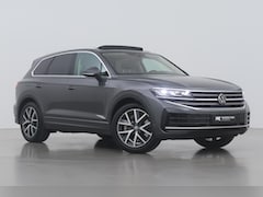 Volkswagen Touareg - 3.0 TSi eHybrid 4MOTION Elegance | Luchtvering | Trekhaak | Panoramadak | Head-Up | 360 Ca