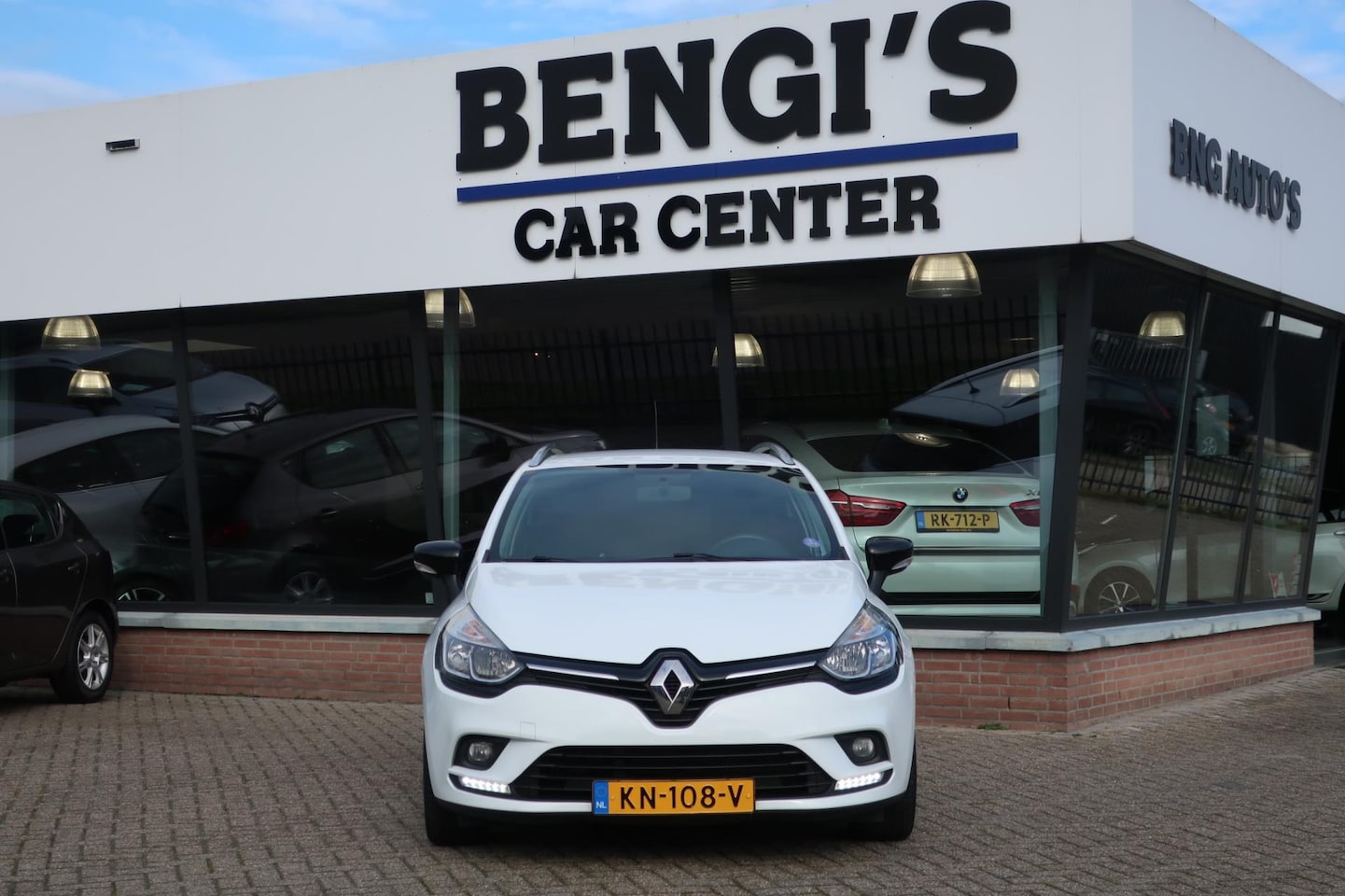 Renault Clio Estate - 0.9 TCe Limited LED_NAVI_CRUIS_PDC_LMV. - AutoWereld.nl