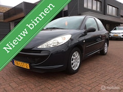 Peugeot 206 - 1.1 XR Trekhaak radio Cd Nap Lm Vlg Elektr RM