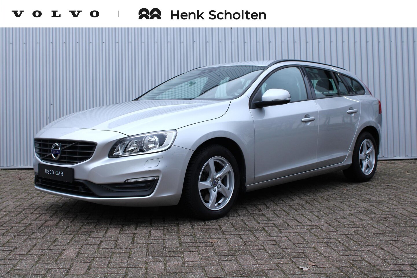 Volvo V60 - 1.5 T3 Polar+ 100% dealeronderhouden | Stoel-/ stuurwielverwarming | Verwarmde achterbank - AutoWereld.nl