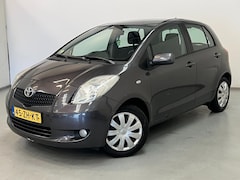 Toyota Yaris - 1.3 VVTi Sol / NL-auto / Airco / Trekhaak / Meeneemprijs