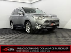Mitsubishi Outlander - 2.0 PHEV instyle Panoramadak, Leder, Camera, Navi, Keyless start, Elektrische achterklep,