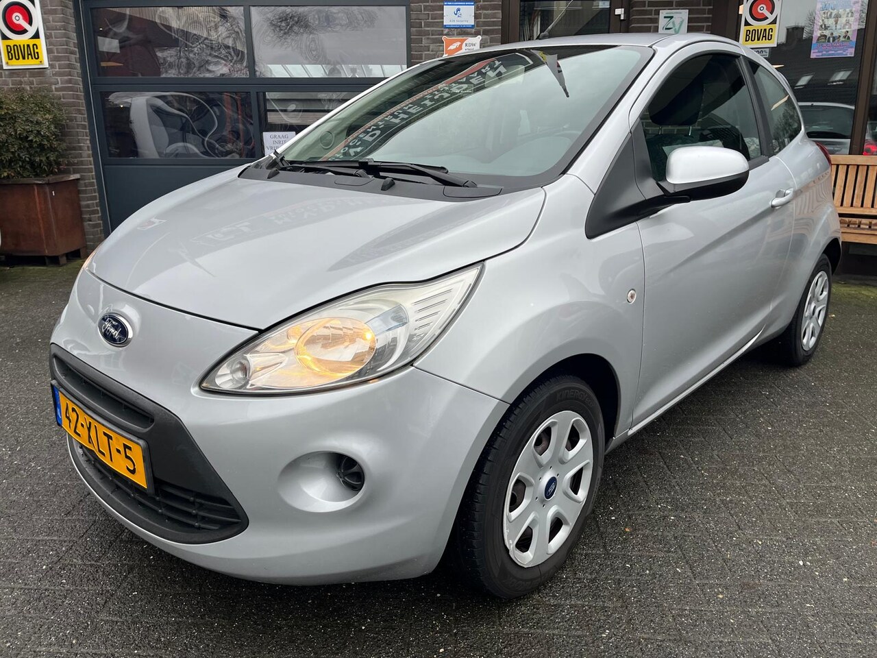 FORD KA