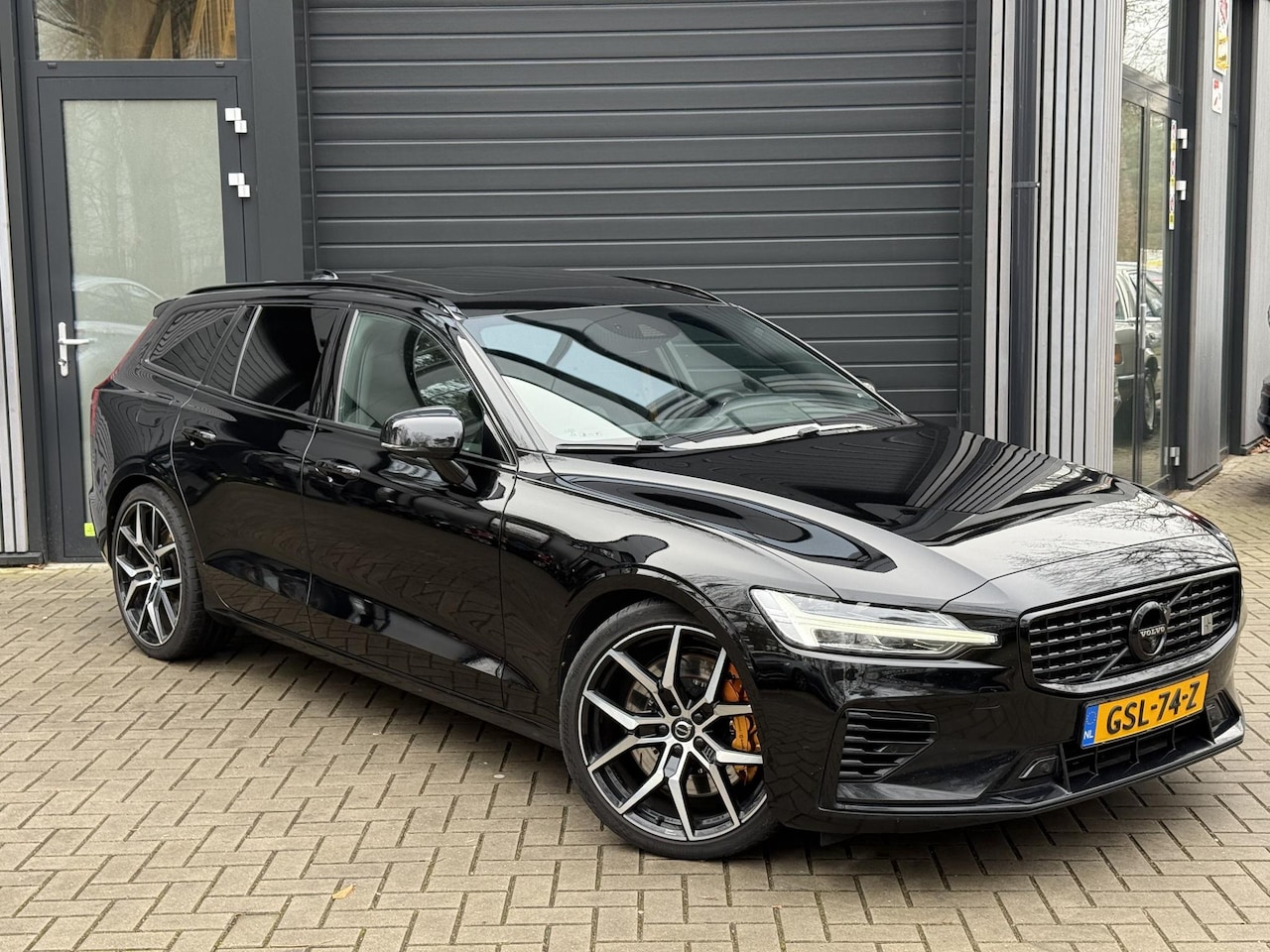 Volvo V60 - 2.0 T8 Twin Engine AWD Polestar Engineered 2.0 T8 Twin Engine AWD Polestar Engineered - AutoWereld.nl