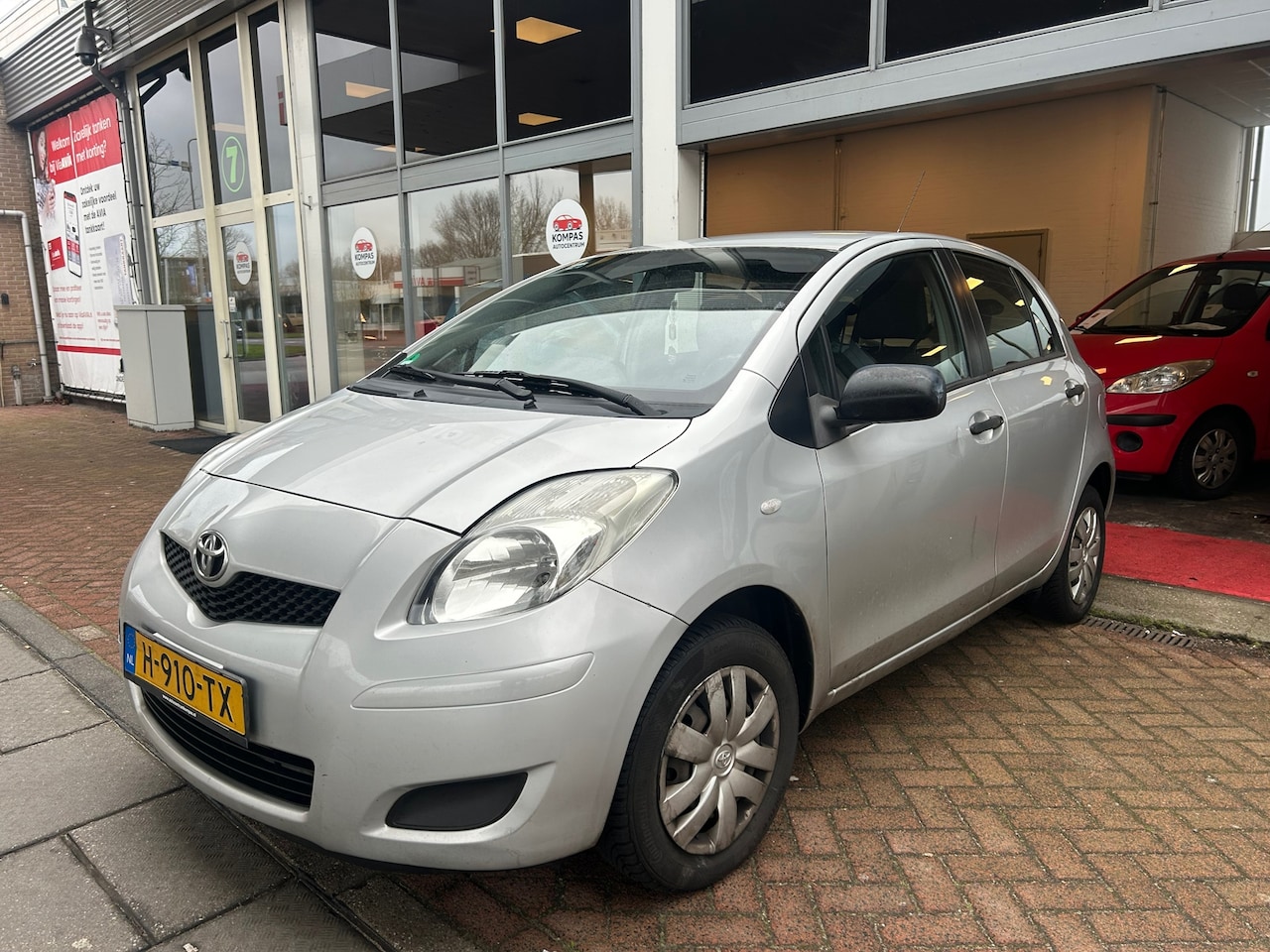 Toyota Yaris - 1.0 VVTi Acces|5DRS|APK|EL.RAMEN - AutoWereld.nl