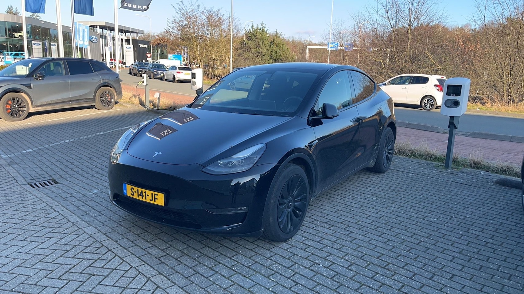 Tesla Model Y - Long Range Acceleration boost pakket, afneembare trekhaak - AutoWereld.nl