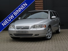Volvo V70 - 2.5T AWD Summum Airco Cr-Control Schuifdak Four-C Youngtimer