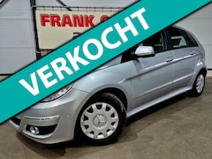 Mercedes-Benz B-klasse - 180 116PK Business Class + Trekhaak|Airco|Cruise|PDC|Stoelverwarming|Leder/Stof