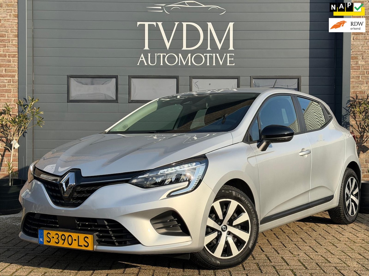 Renault Clio - 1.0 TCe 90 Equilibre|NAVI|AIRCO|LED - AutoWereld.nl