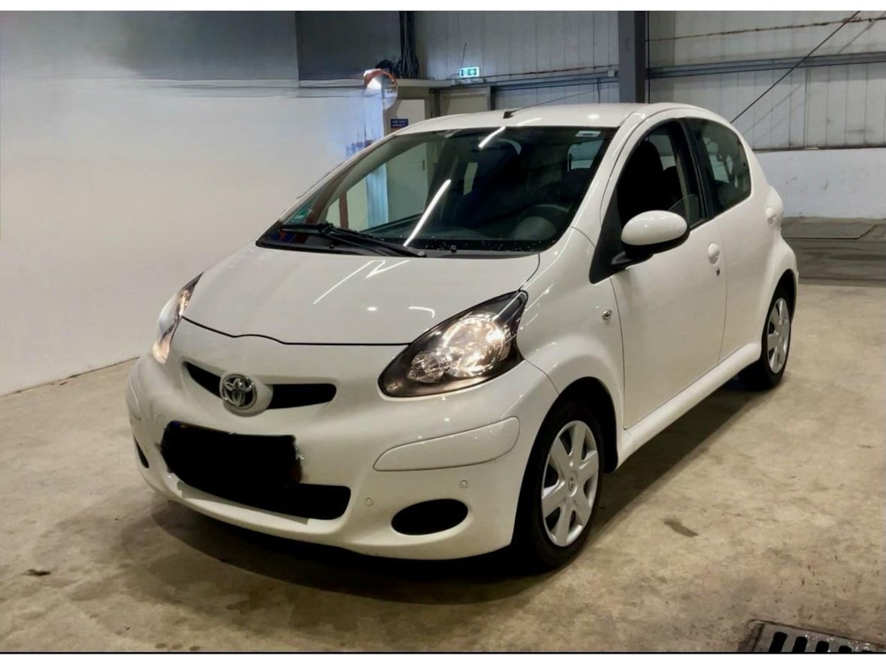 Toyota Aygo - 1.0-12V AUTOMAAT! 32.600km! Airco, p-sensoren - AutoWereld.nl