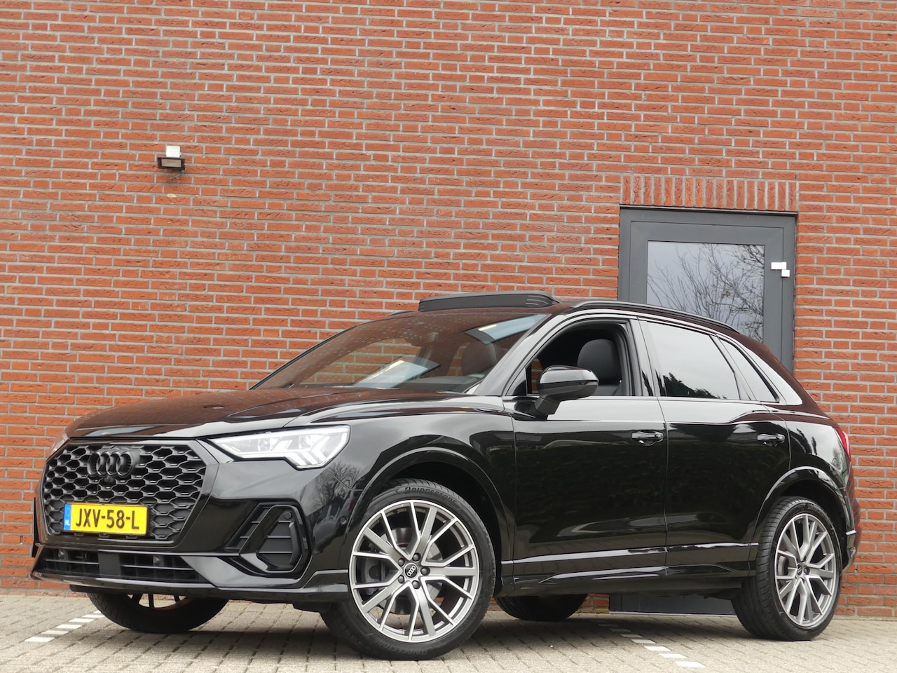 Audi Q3 - 40 TFSI quattro S Line / 29000km! - AutoWereld.nl