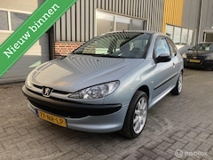 Peugeot 206 - 1.4 XR
