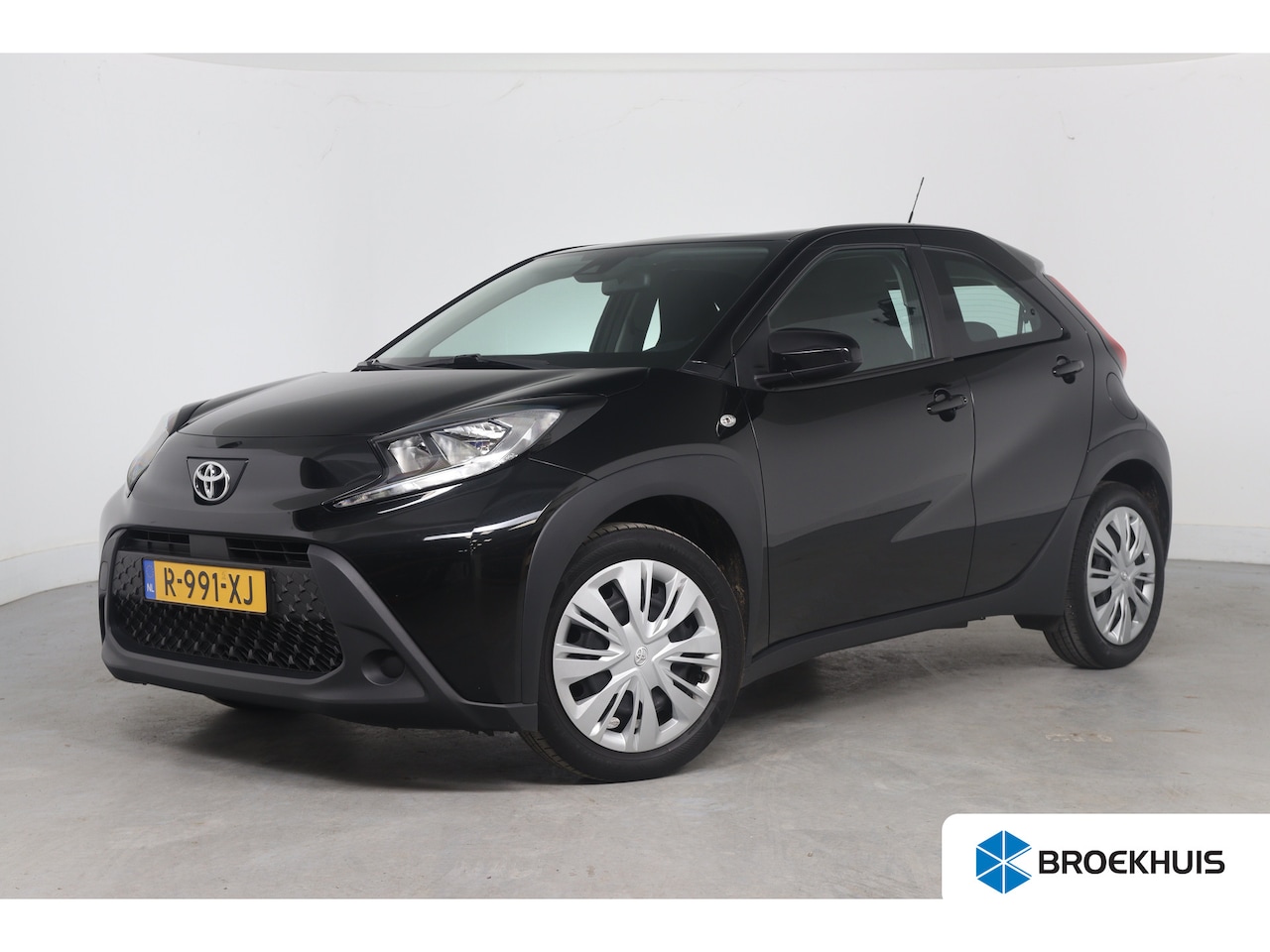 Toyota Aygo X - 1.0 VVT-i MT Play | 1e Eigenaar! | Navi By App | Cruise Adaptive | Airco | Camera | DAB | - AutoWereld.nl