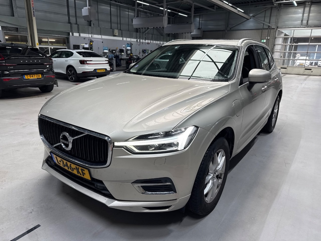 Volvo XC60 - T8 405PK Momentum Pro | Trekhaak | Panoramadak | Stoel&Stuur Verw. | Blis - AutoWereld.nl