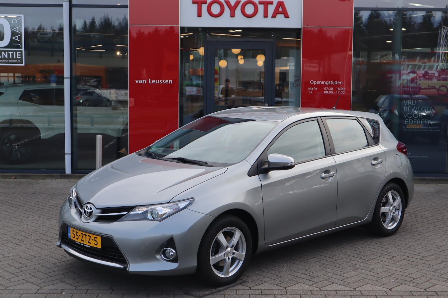 Toyota Auris - 1.6 ASPIRATION 5-DEURS AFN-TREKHAAK NAVI CAMERA LM-VELGEN CRUISE CLIMA NL-AUTO - AutoWereld.nl