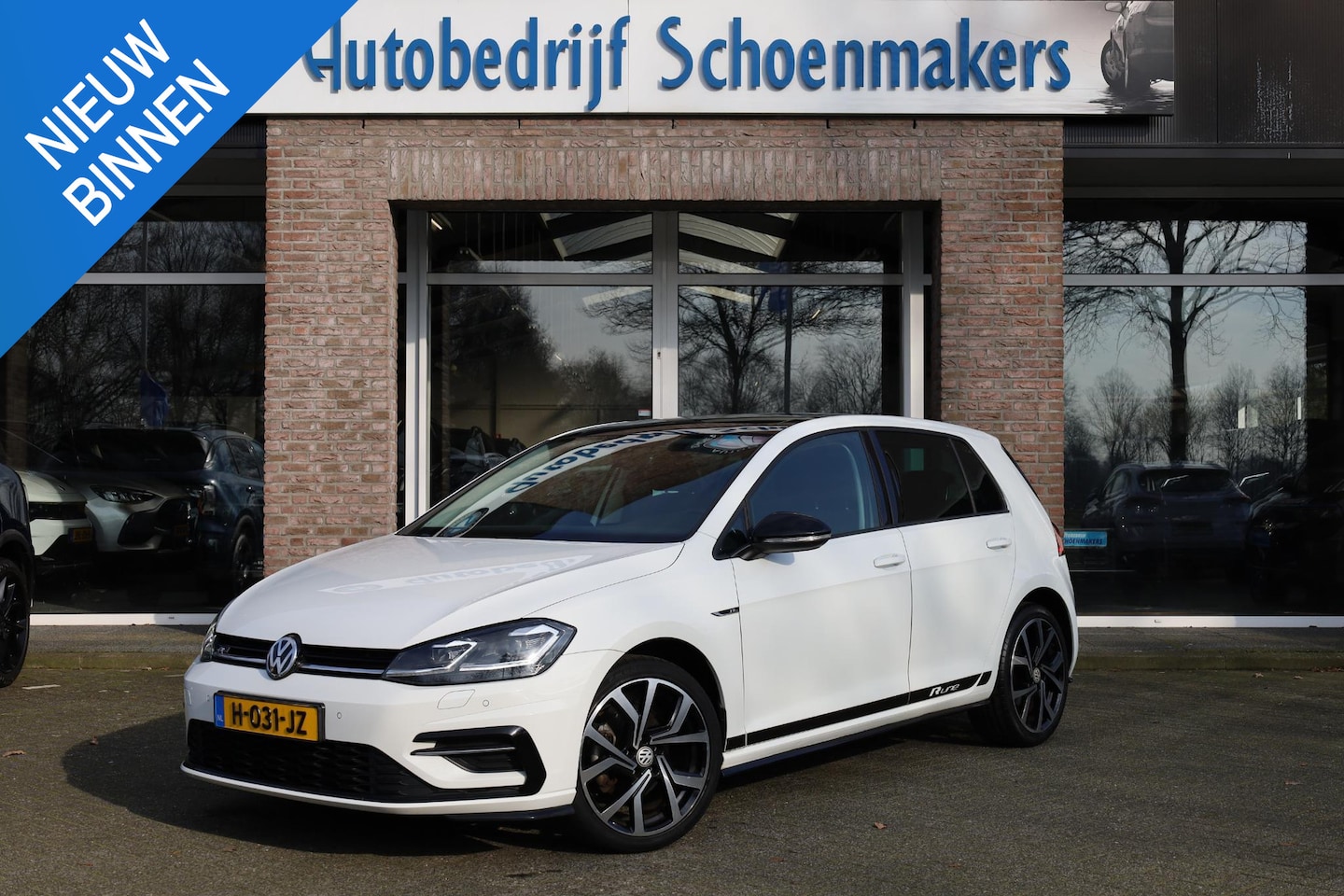 Volkswagen Golf - 1.5 TSI Highline Business R PANO STOELVERW. CARPLAY STUURFLIPPERS ADAPTIVE-CRUISE DAB NAVI - AutoWereld.nl