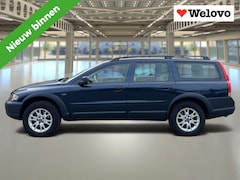Volvo XC70 - 2.5 T Volledig onderhoud, schuifdak, leder,