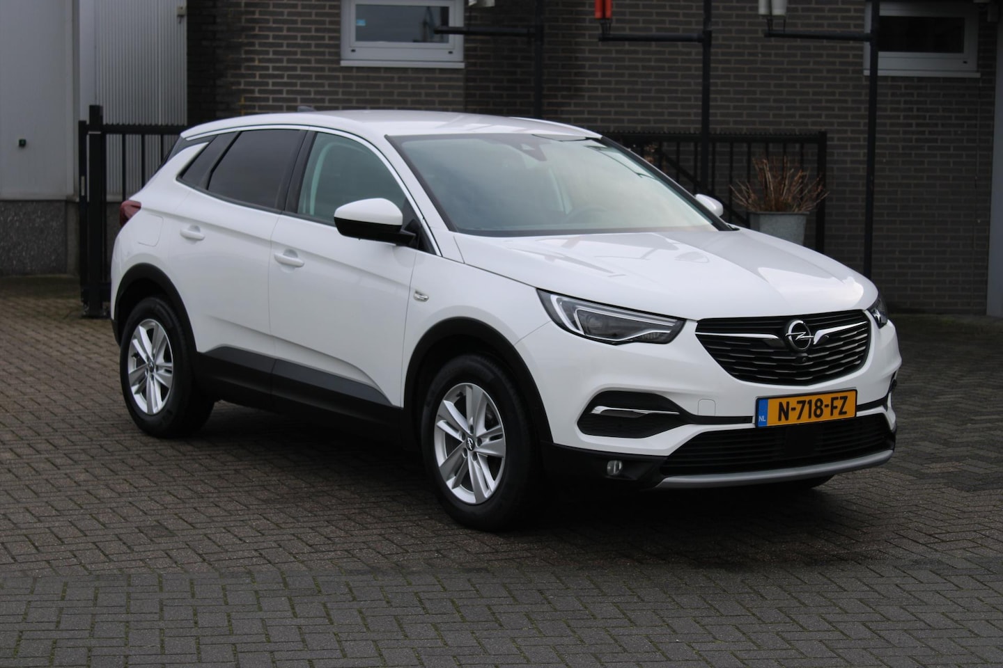 Opel Grandland X - 1.2 Turbo Business Elegance Led/Camera/AppleAndroid - AutoWereld.nl