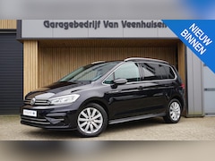 Volkswagen Touran - 1.5 TSI 150PK 7-Zits DSG R-Line & Highline LED Keyless 17inch LM Stoel & Stuurverwarming *