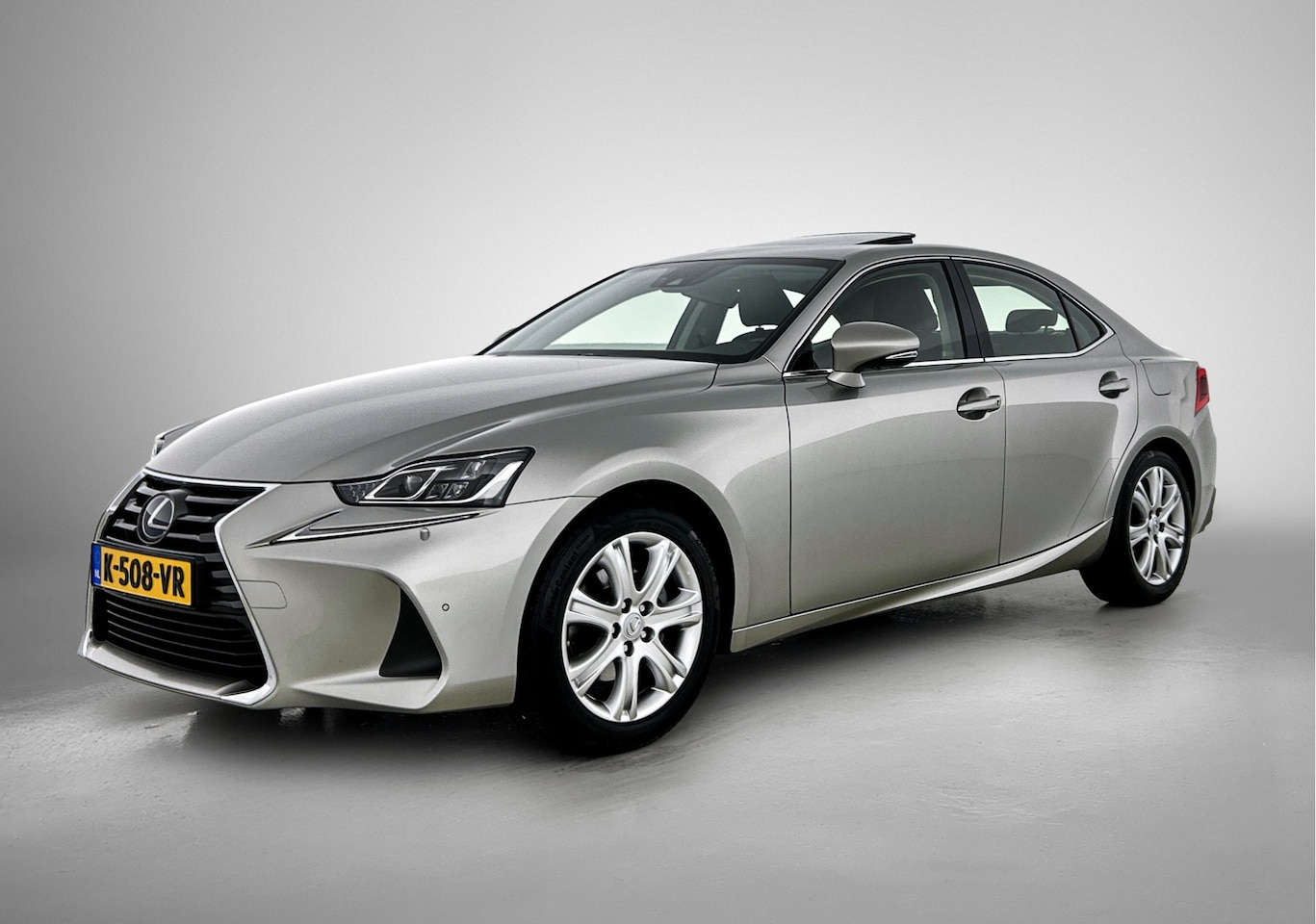 Lexus IS - 300h Hybrid Business Line Pro | Quad-LED verlichting | Keyless Entry | Stoelverwarming | - AutoWereld.nl
