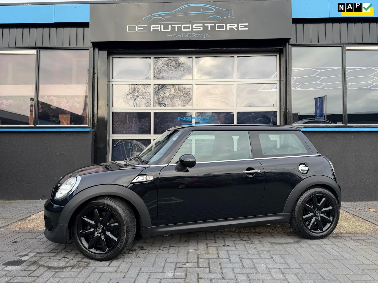 MINI Cooper - Mini 1.6 John Cooper Works Pakket Leer Navi Xenon In Nieuwstaat !!! - AutoWereld.nl